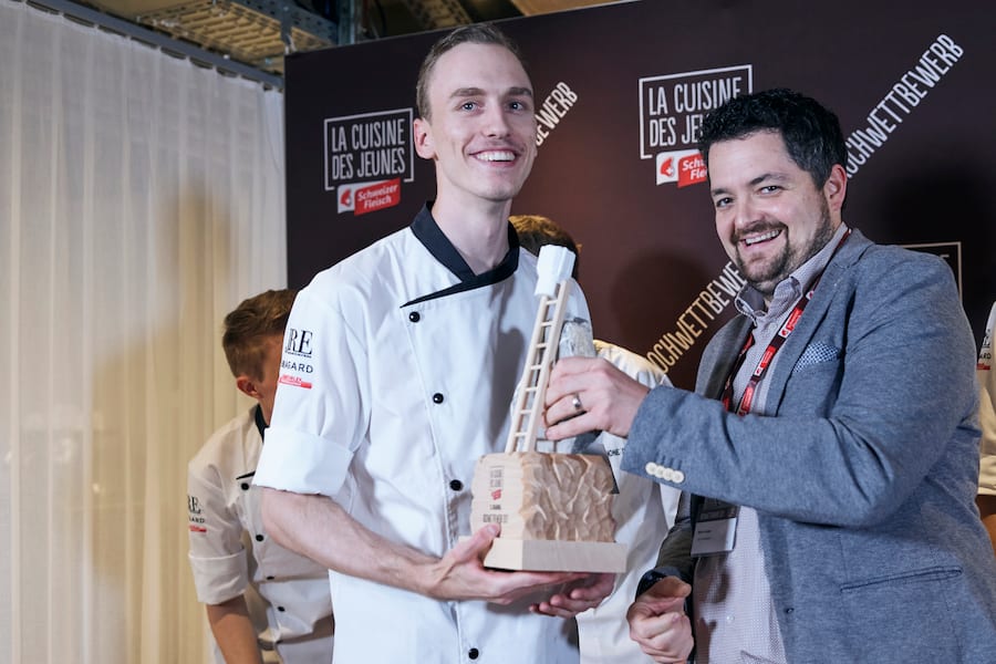 Ryan Oppliger,mit Jurypräsident Björn Inniger