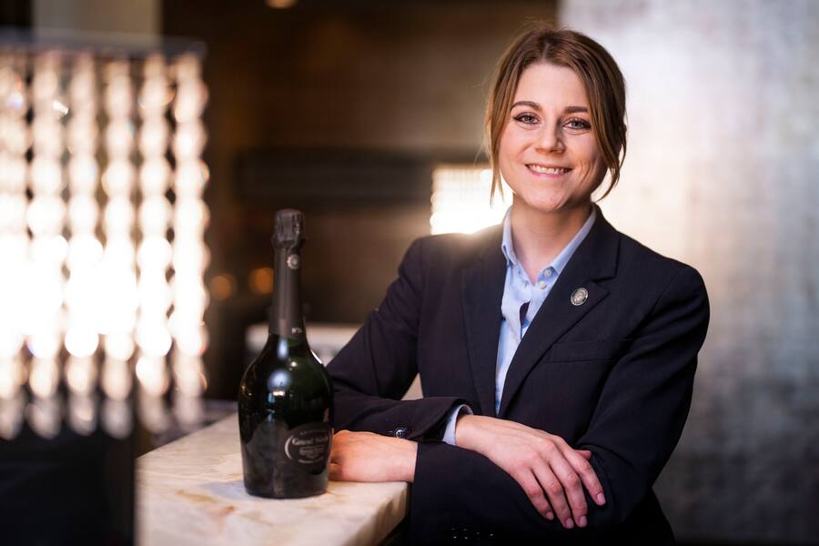 01.12.2021; Zürich; GaultMillau - Laurent Perrier, The Dolder Grand; Sommelière Lisa Bader, Dolder Grand. © Valeriano Di Domenico