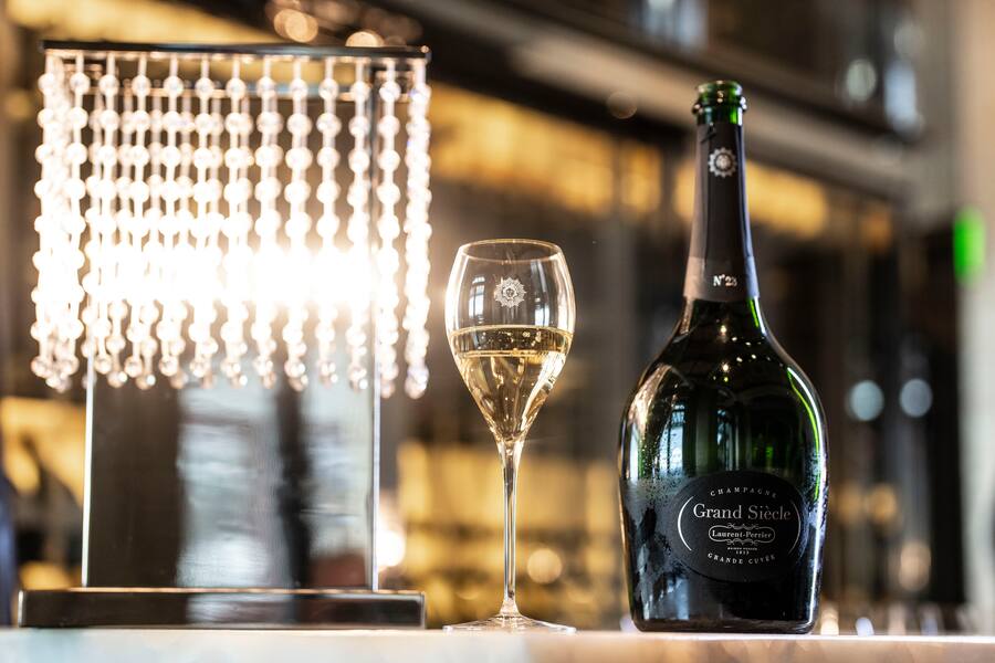 01.12.2021; Zürich; GaultMillau - Laurent Perrier, The Dolder Grand; Grand Siècle par Laurent-Perrier Itération N. 23 en Magnum aus den Jahrgängen 2002,2004 & 2006. © Valeriano Di Domenico