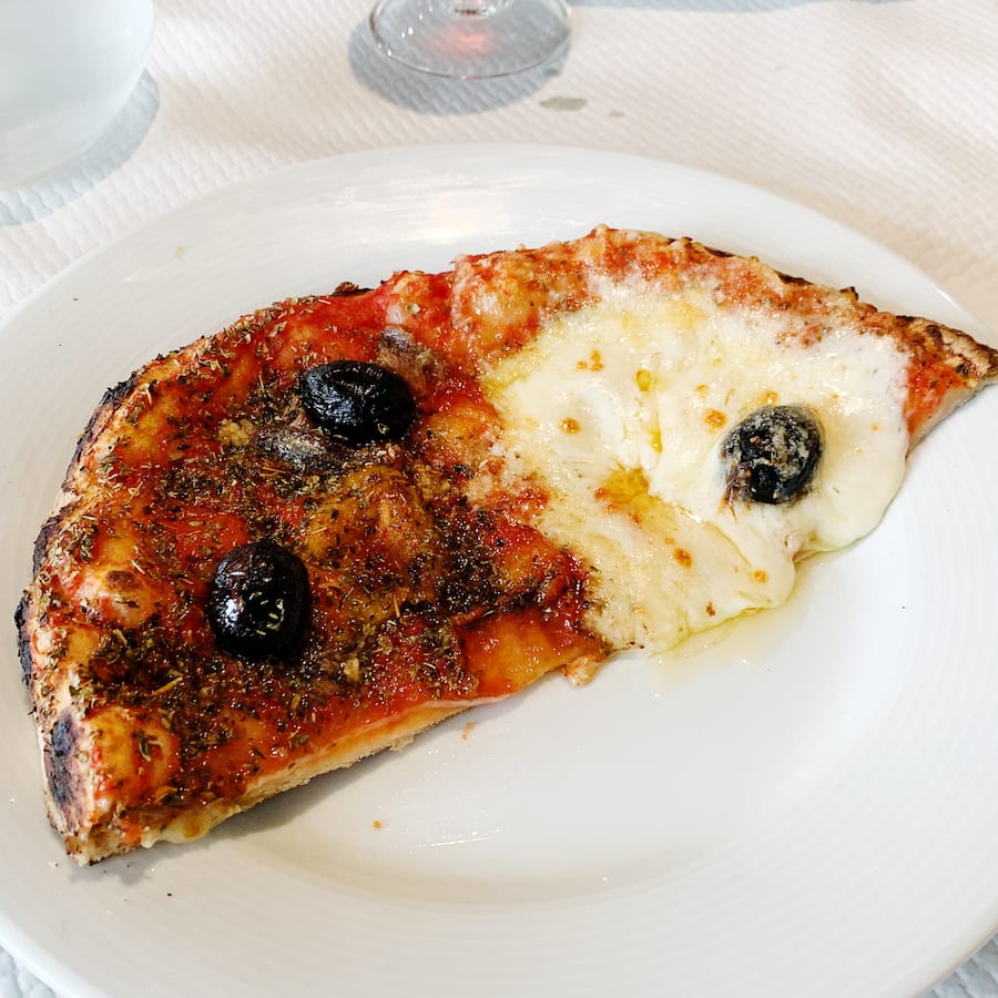 Moitie moitie pizza chez etienne marseille