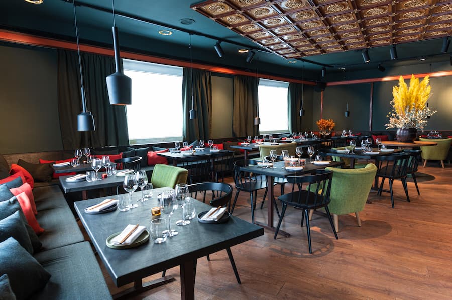 Dumpling in Altitude by Madame Sum im Hotel Steffani in St. Moritz, GR