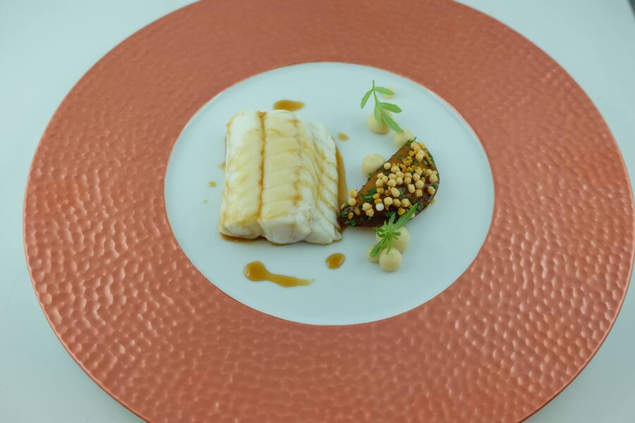 Hotel The Alpina Gstaad Food Gegarte Seezunge mit Bienenwachs 2022