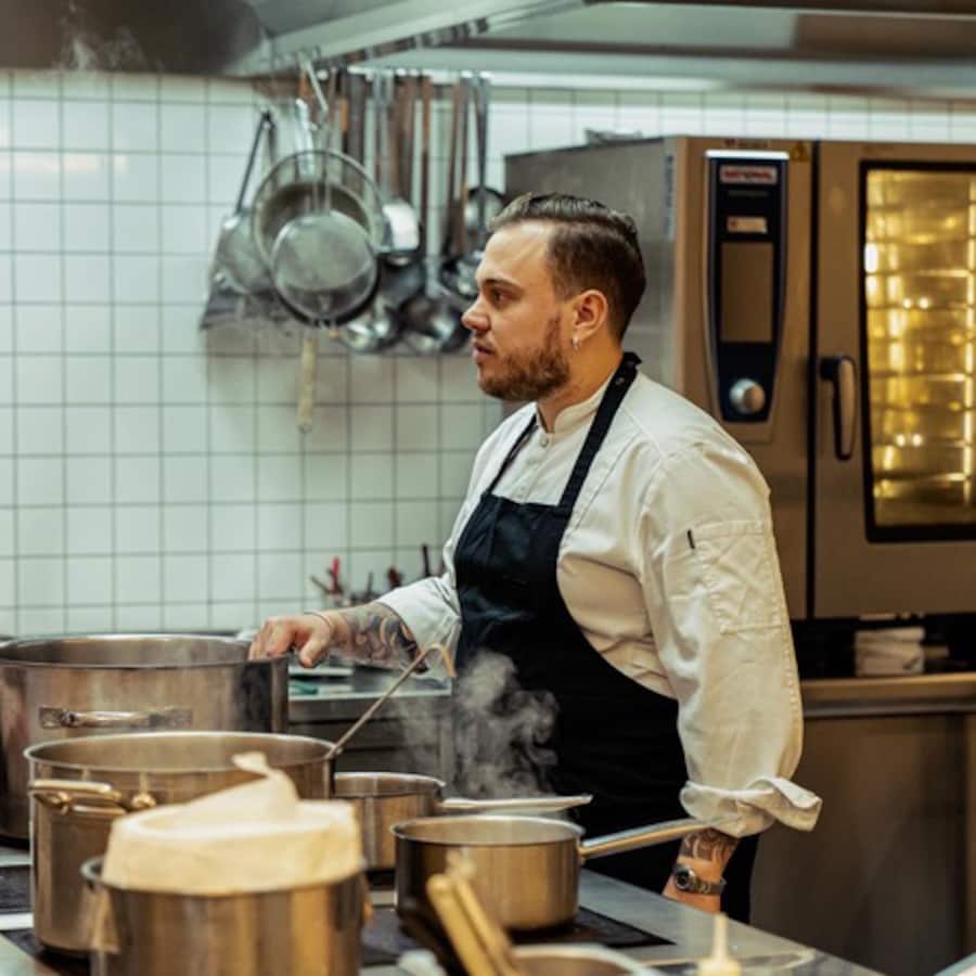 LES-CABANES-CAFE-DE-LA-PLAGE-GENEVE-GAULTMILLAU-CHANNEL