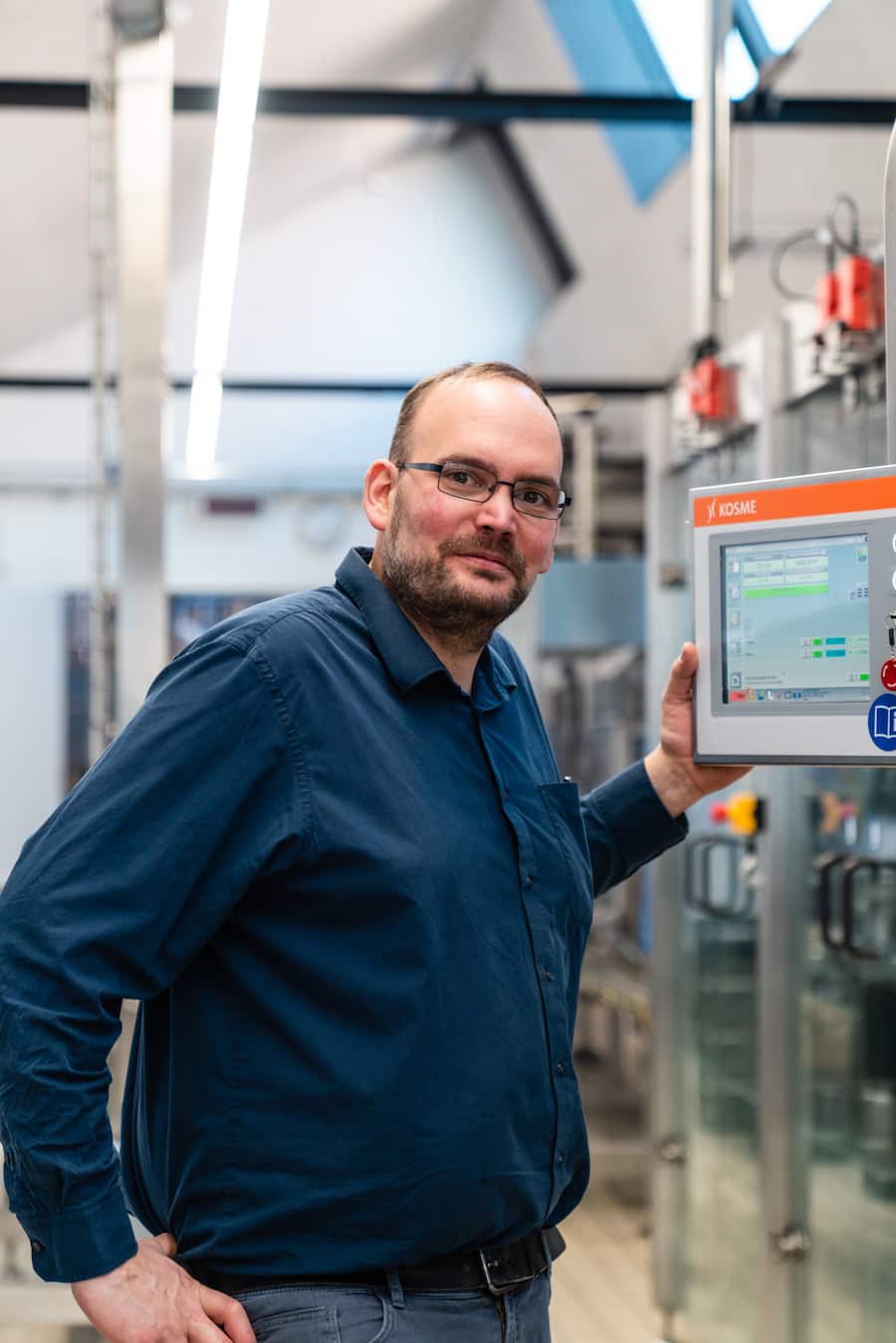 Michael Schneider - Produktionsleiter - Swiss Mountain Spring ist ein innovatives Start-up, das Tonics und Ginger Ales aus Bergquellwasser herstellt. - Allschwil - 13.1.2022 - Copyright Olivia Pulver