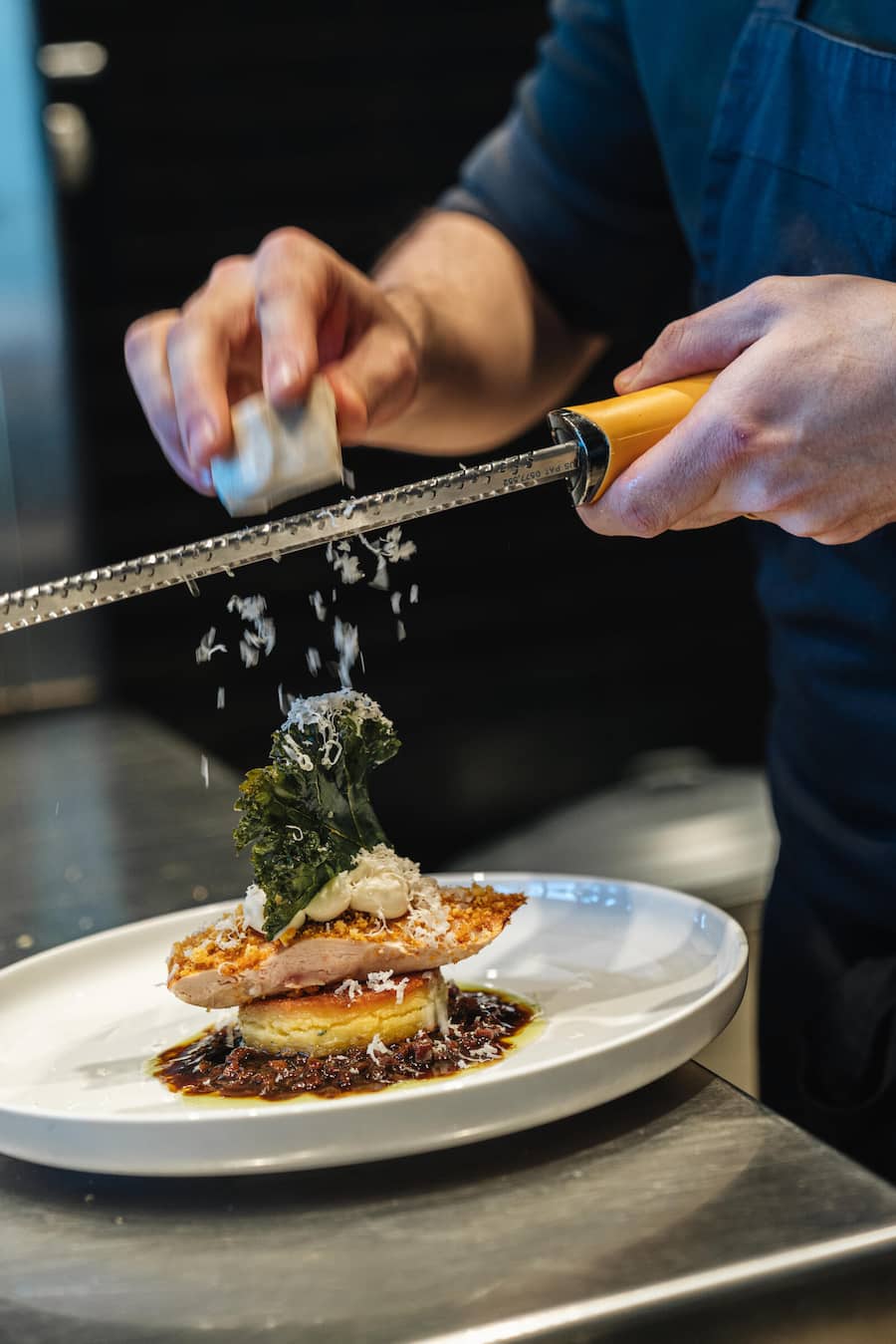 Sebi Rensing, Küchenchef - Restaurant Ox'n Schenkon - Sebastian Rensing, Küchenchef - Katharina Käser, Partnerin + Gastgeberin - 8.2.2022 - Copyright Olivia Pulver