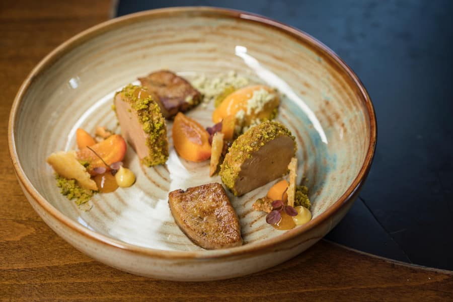 Foto: Joseph Khakshouri 18.09.2018Gasthaus zum KreuzStädtlistrasse 3Teller:Entenleber Zweierlei von der Französichen Entenleber mit Aprikosen und PistzienDallenwil (NW)