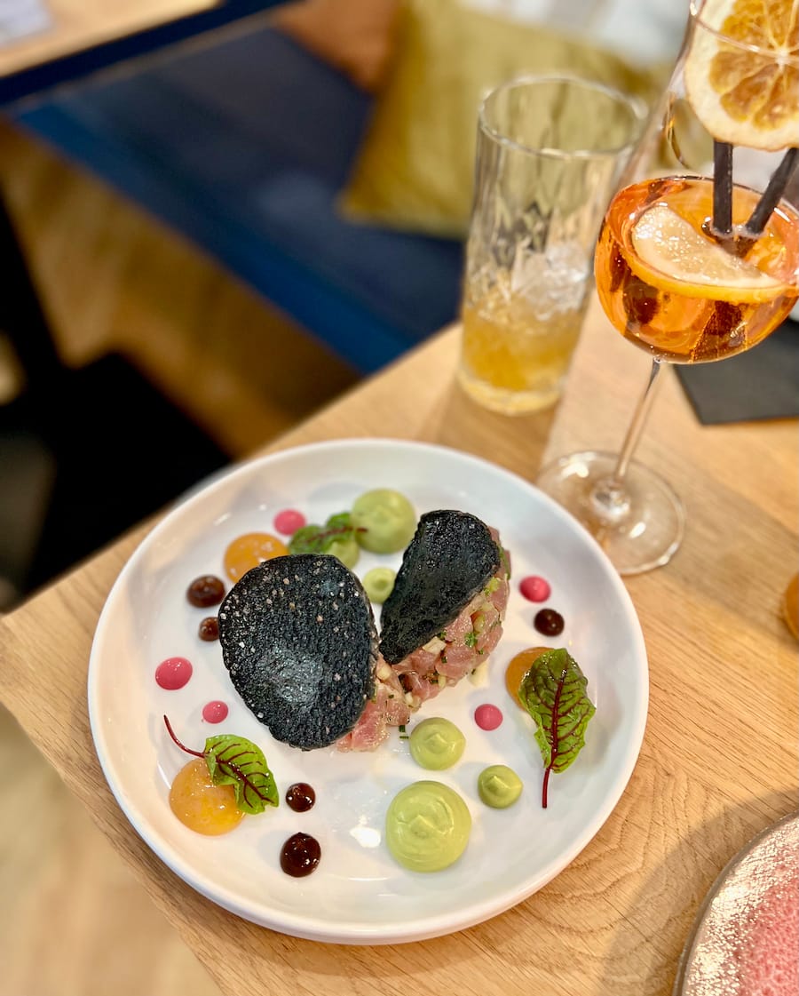 GAULTMILLAU-CHANNEL-INDA-BAR-GENEVE