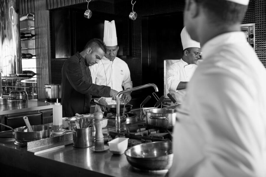 GaultMillau Travel Malediven Velaa Private Island Küchenchef Sujeewa Sampath Restaurant Aragu 2022