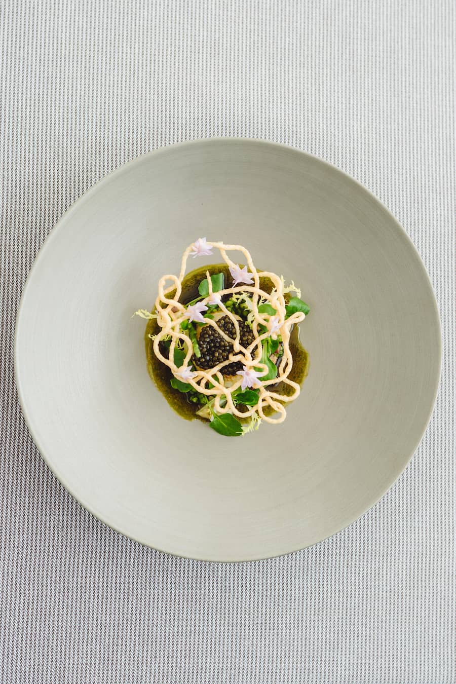 Jakobsmuschel, Kalbskopf, Gerste, Erdnuss - Focus Caviar Lunch mit Patrick Mahler und Jürg Kappeler von Sense of Delight, Importeur von Kaviari Paris - Restaurant Focus, Parkhotel Vitznau