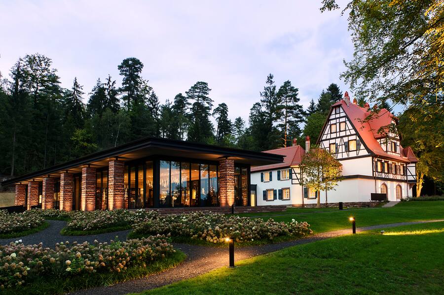 Michelin Sterne Restaurant von Basler Unternehmer Silvio Denz Villa René Lalique im Elsass 2022