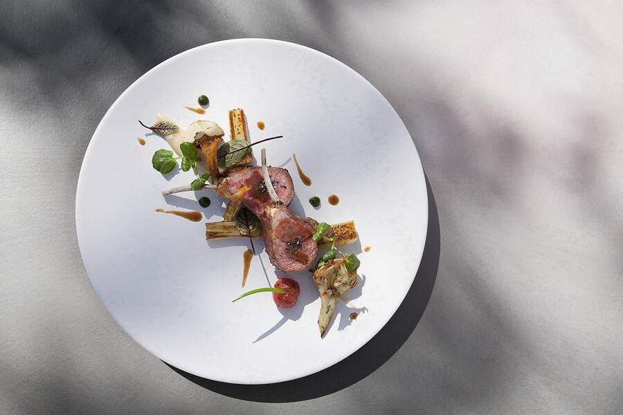 Côtes dâagneau du Limousin, fricassée dâartichauts. Byline HO