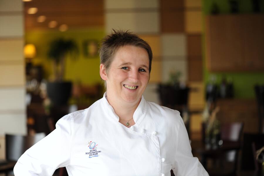 Innenansicht Nozahic, Maryline (Koechin, Kuechenchefin) im Restaurant La Table de Mary. La Table de Mary Cheseaux-Noreaz, 17.10.2017 HO