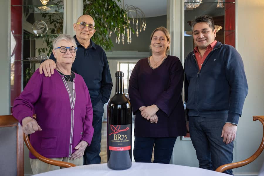 Ruth, Bernard und Nathalie Ravet haben den Wein zusammen mit Rodrigo Banto kreiert