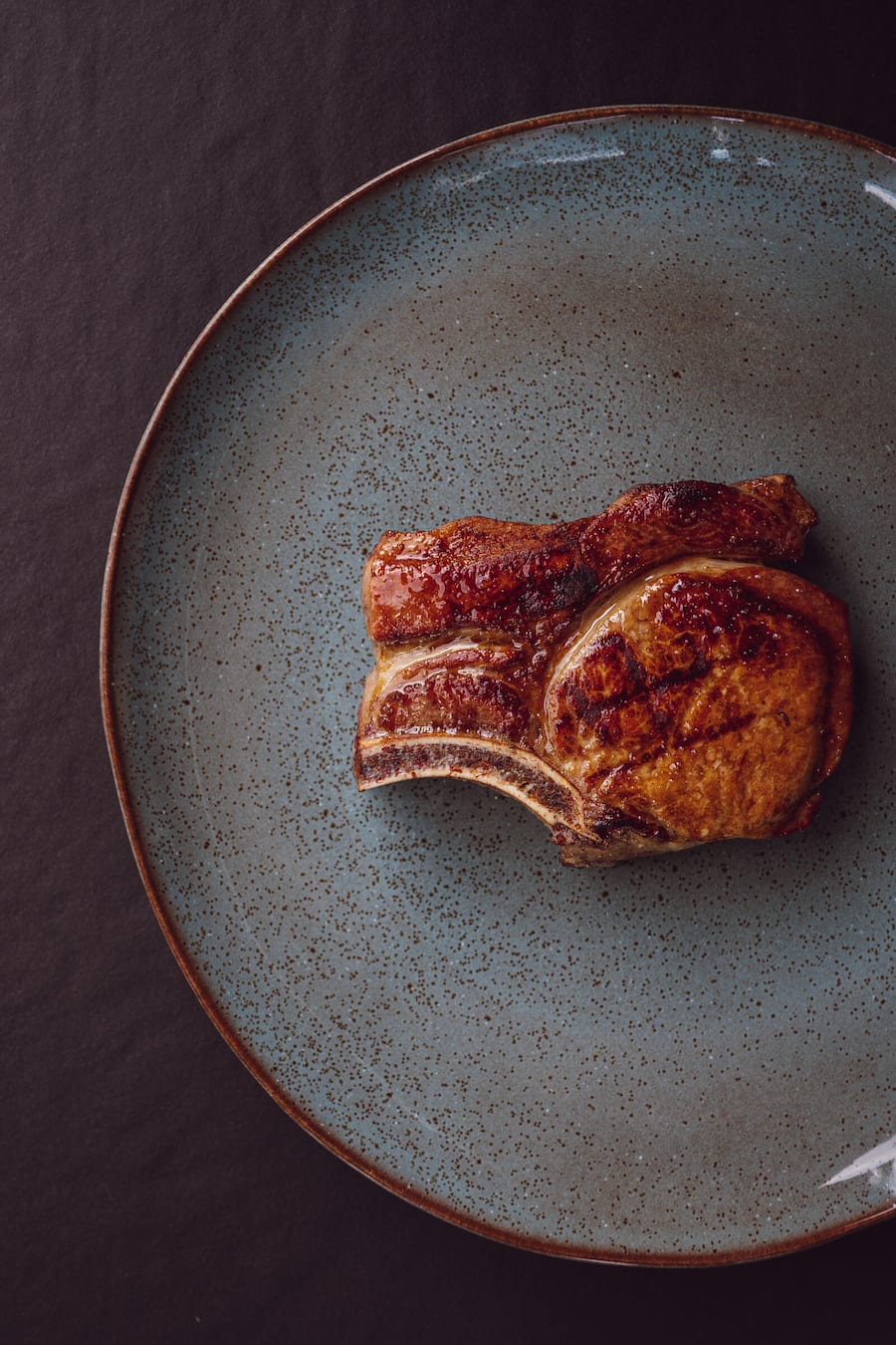 Luma Pork Kotelett - Luma Delikatessen - Lucas Oechslin und Marco Tessaro - Smith and de Luma Zürich - Grillieren Zuhause bei Lucas - Fleisch - Juli 2020 - Copyright Olivia Pulver Smith and De Luma, Zürich, Zuerich © Olivia Pulver