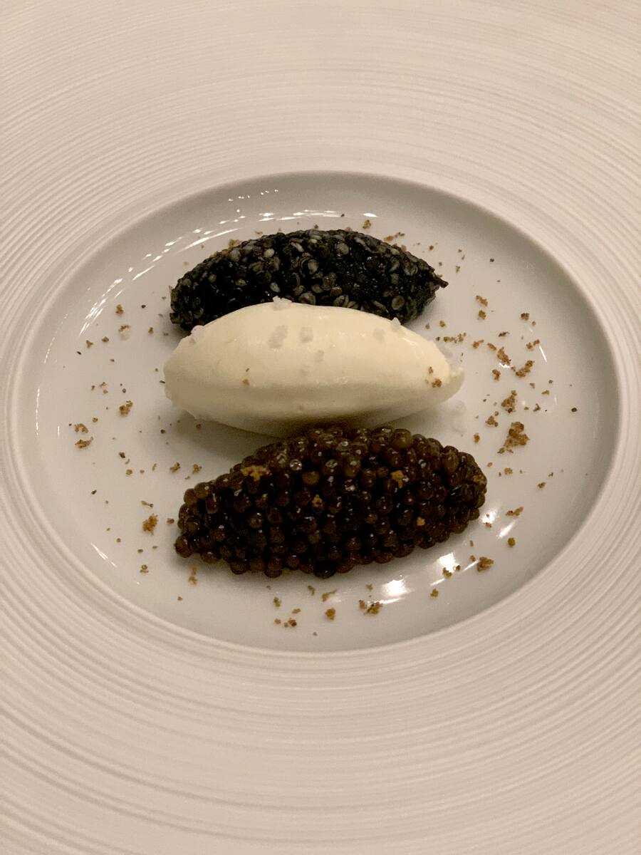 Vorspeise mit Kaviar Restaurant Valrose in Rougement VD 2022