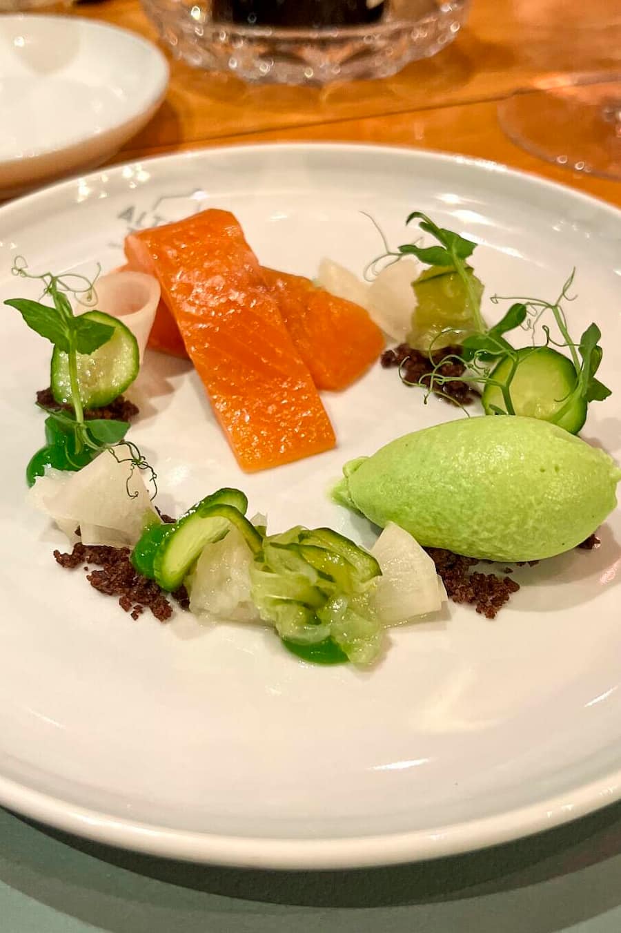 Frühlings Menu 2022: Saibling / Gebeizt / Gurke / Rettich / Topinambur