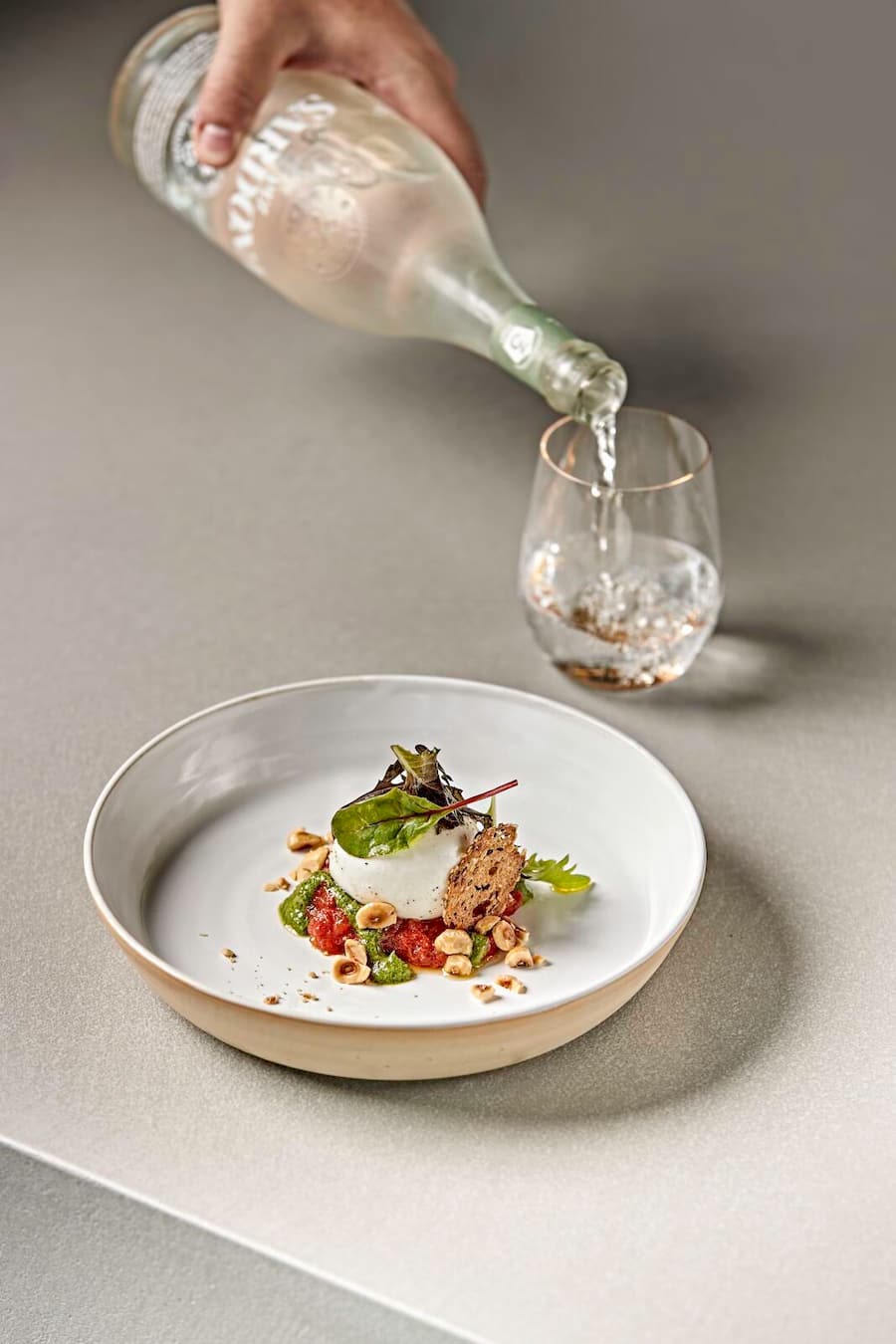 Gericht: Burrata, Tomaten, Petersilie, Haselnuss