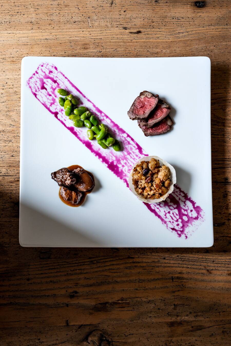 Hansjörg Ladurner Food im Scalottas Terroir im Schweizerhof Lenzerheide