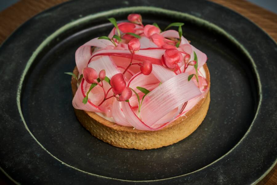 Lukas Navickas: des desserts frais et légers Njørden (15/20) à Aubonne, le jeune pâtissier s’inspire de la nature. Au menu: recette, anecdotes et astuces.