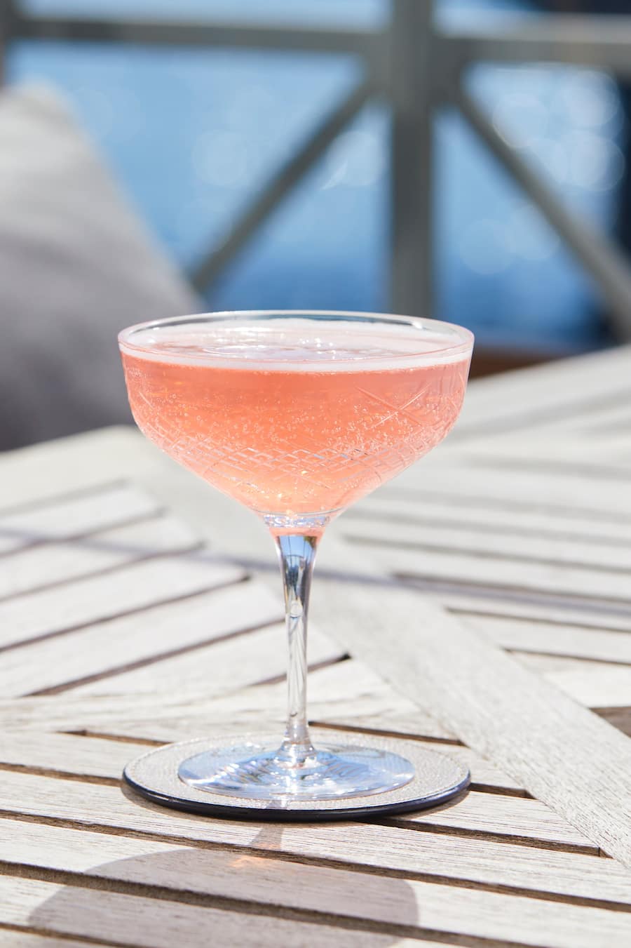 Drink "Tiki in the Mountains" von Thomas Huhn, Chef de Bar, Grand Hotel Les Trois Rois, Basel, 20.04.2020, Foto Lucia Hunziker