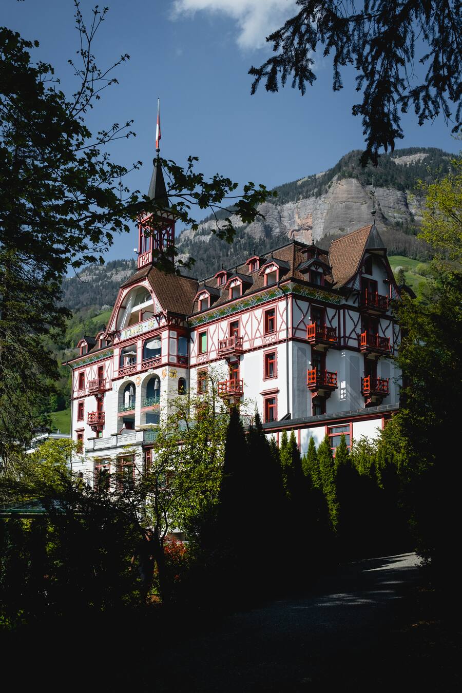 Davidoff Vitznauerhof Chef Jeroen Achtien mag Zigarren Vitznauerhof von aussen 2022