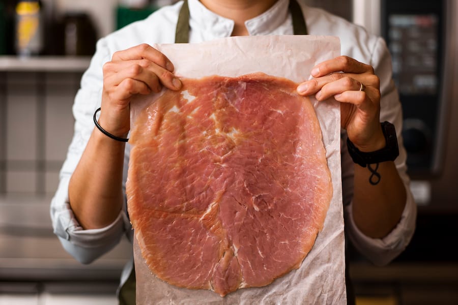 04.05.2022; Zürich: Küchenchefin Jeslyn Teoh vom Restaurant âDer Wilde Kaiser Wienzeileâ. © Valeriano Di Domenico