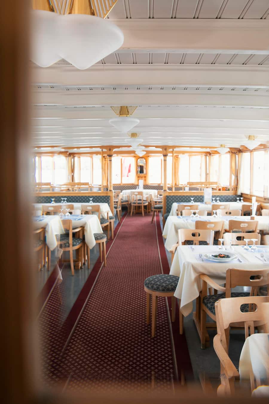 Reportage Gastronomie auf dem Schiff "Stadt Züri" am Werft von ZSG in Wollishofen Mythenquai 333, 8038 Zürich, 10.05.2022, Fot0 Lucia Hunziker