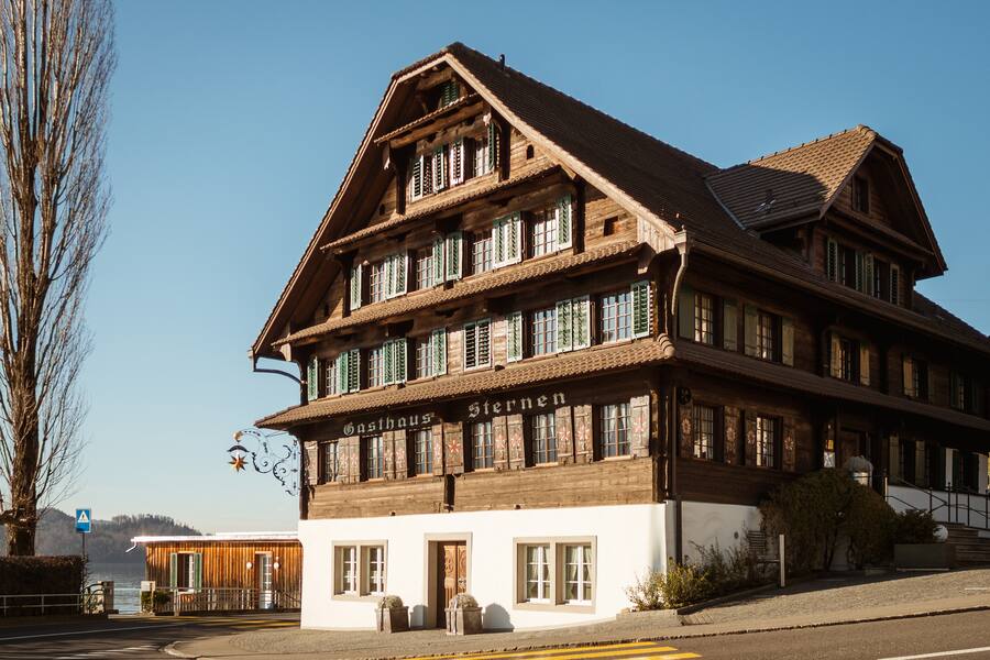 Noémie Bernard, Küchenchefin - Giorgio, Koch und Vater von Noémi - Anita Bernard, Gastgeberin - Restaurant Sternen - Dorfstrasse 1 in Walchwil - Montag, 18.2.2019 - Copyright Olivia Pulver