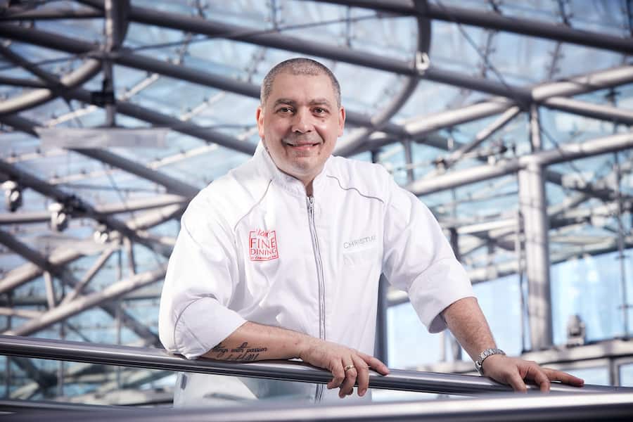 Gastkoch November 2016, Christian Bau, Portrait | Guest Chef november 2016, Christian Bau, portrait  Christian Bau; Gastkoch 2016; Portrait  Helge Kirchberger Photography / Red Bull Hangar-7 // Helge Kirchberger Photography / Red Bull Content Pool // SI201706090371 // Usage for editorial use only // Please go to www.redbullcontentpool.com for further information. //