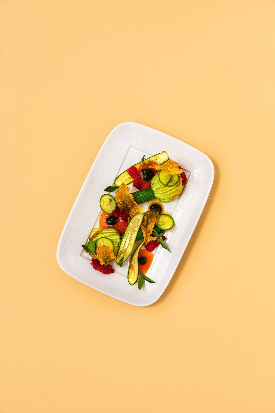 Einheimische Zucchini mit Curry. By Lorenz Hoja (Bern).