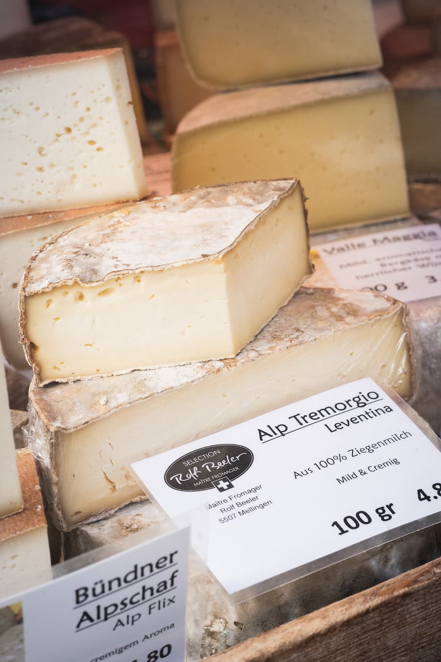 Markt in Luzern Sbrinz AOP Käse von Rolf Beeler 2022