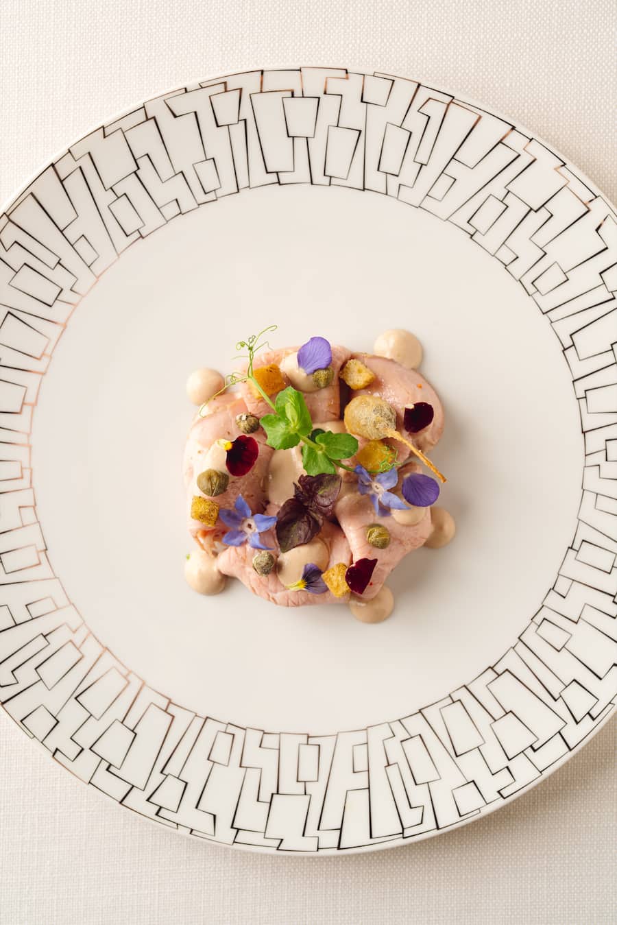 Le Veau Simmental, Facon Tonnato - La Terrasse du Petit Palais - Palace Hotel Montreux - Swiss Deluxe Tour Juli 2022 - Copyright Olivia Pulver - 04.07.2022