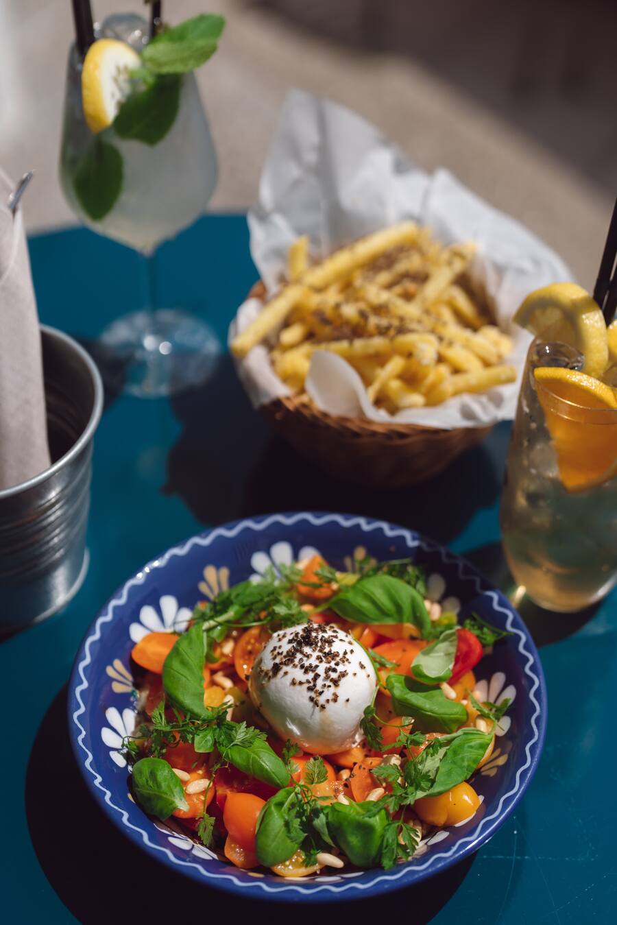 Burata, Trüffel Frites - La Piscine - Gstaad Palace - Swiss Deluxe Tour Juli 2022 - Copyright Olivia Pulver - 04.07.2022