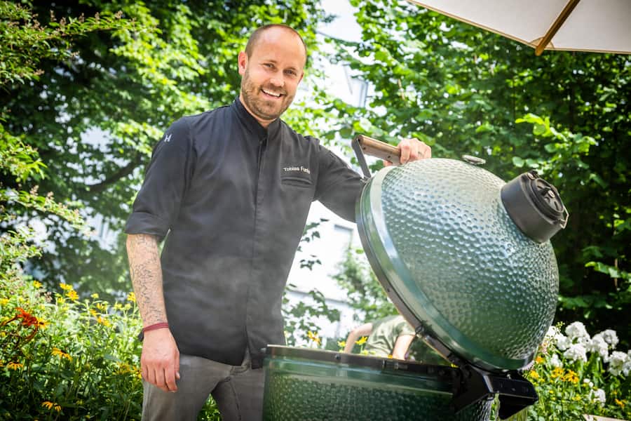 Guy Ravet, Tobias Funke kochen für Mercedes-Benz 2022 4-Hands Dinner in Kollaboration mit Mercedes Benz mit Guy Ravet und Tobias Funke im Signau House & Garden in Zürich.Â