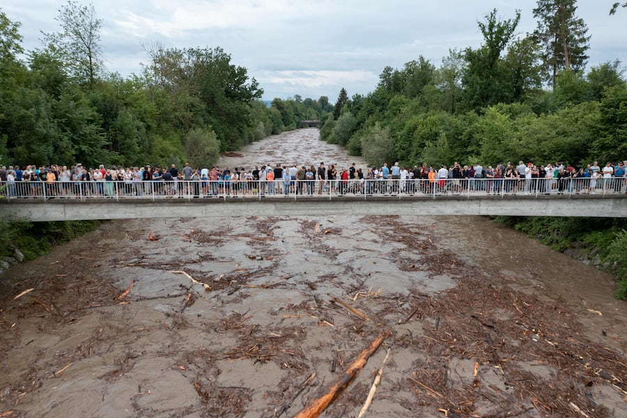 Hochwasserwarnung für die Emme. Hochwasser. Foto: Beat Mathys / Tamedia AG. für einmalige Nutzung online 100 CHF Tagesanzeiger