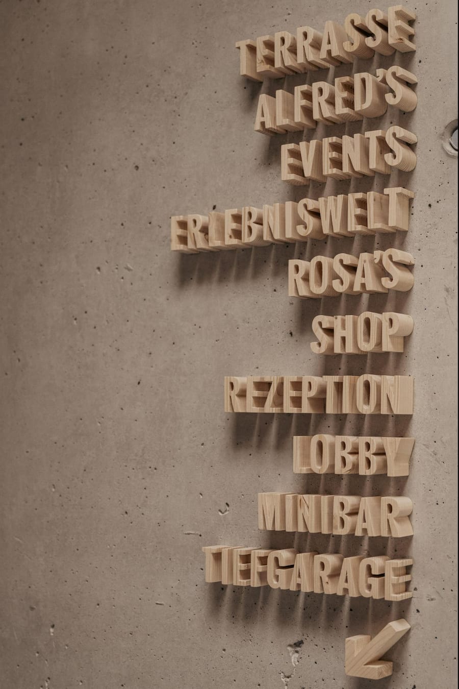 Bretterhotel in Hofstetten bei Brienz, BE, Marc A. Trauffer, Brigitte Trauffer