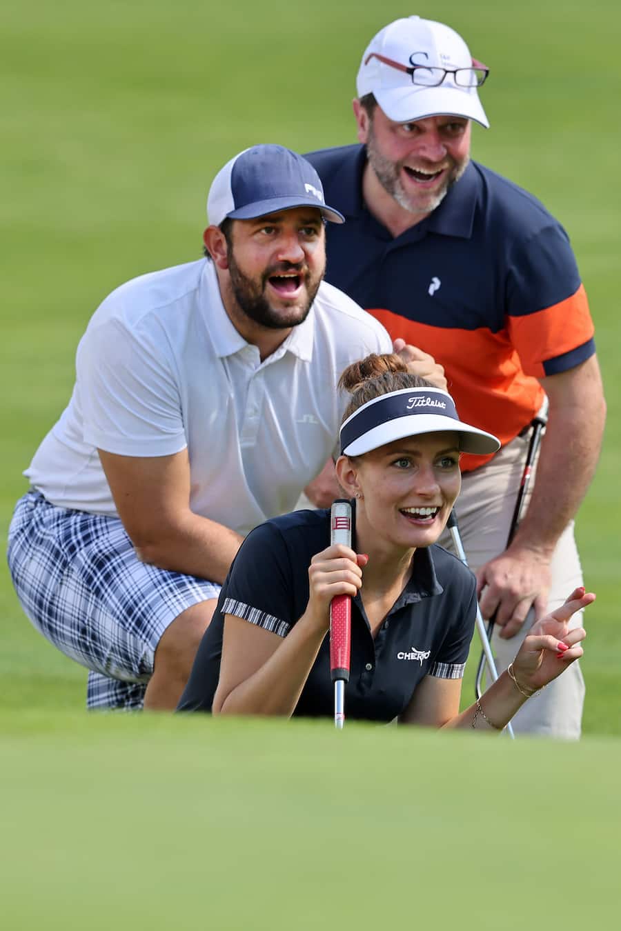 Andreas Caminada Golf Turnier in Sagogn GR Karim Twerenbold mit Geny Hess jun. und Monja Mätzler 2022