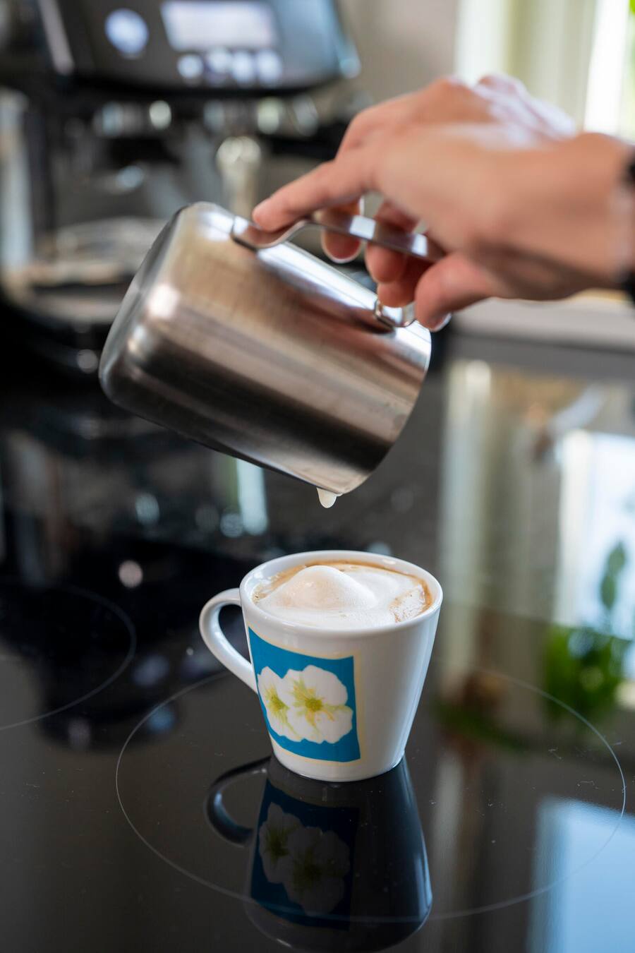 Anja Leuenberger, kocht bei sich zuhause in Adliswil