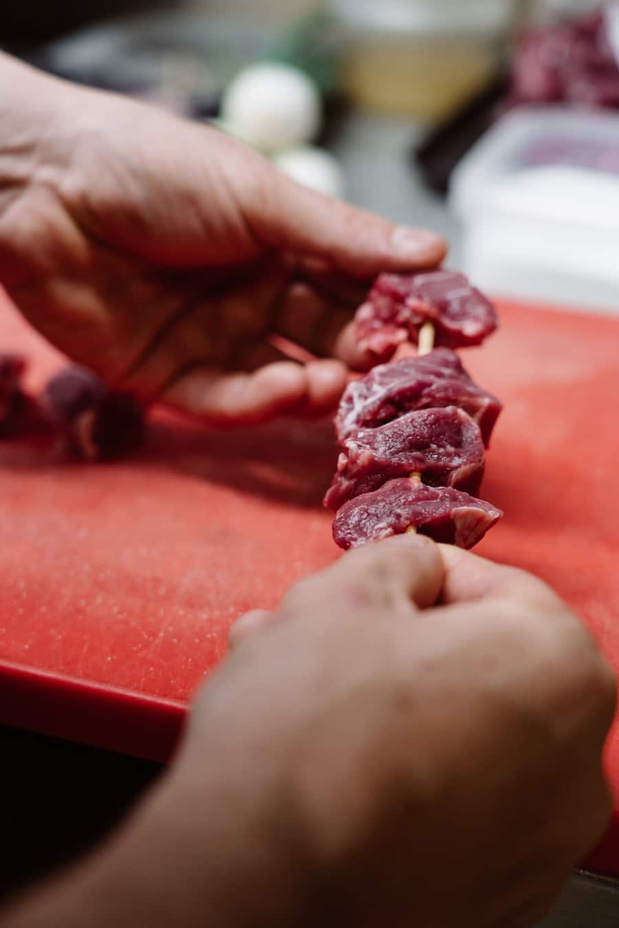 Spiessli vom Swiss Black Angus Chainsteack - Thomas Brandner, Chefkoch Bauernschänke Zürich kocht mit LUMA Delikatessen - 29.8.2022 - Copyright Olivia Pulver