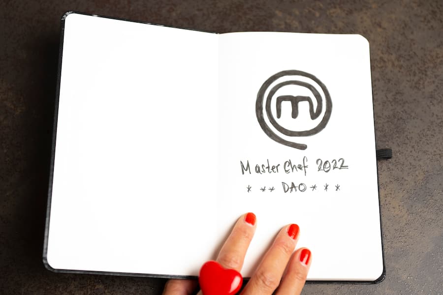 Dao Nguyen et Pasquale Altomonte, couple de cuisinier passionnés.Elle participe à Masterchef sur France 2 dès le 23 août.Ici chez eux à Meyrin