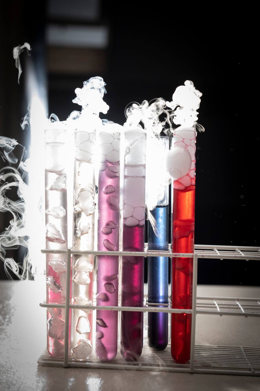 Dao Nguyen et Pasquale Altomonte, couple de cuisinier passionnés.Elle participe à Masterchef sur France 2 dès le 23 août.Ici chez eux à Meyrin