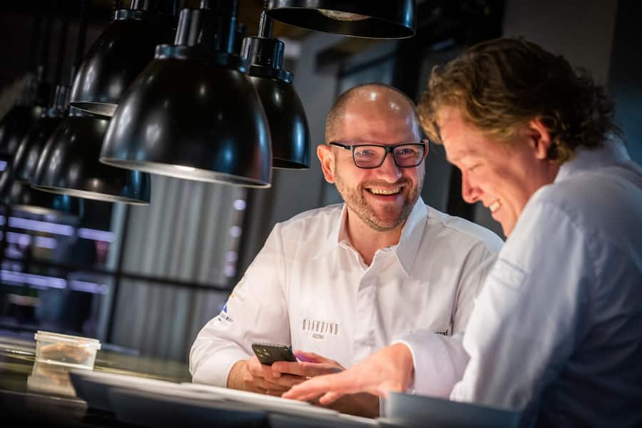 Mattias Roock und Marco Campanella kochen bei Rolf Fliegauf 2022