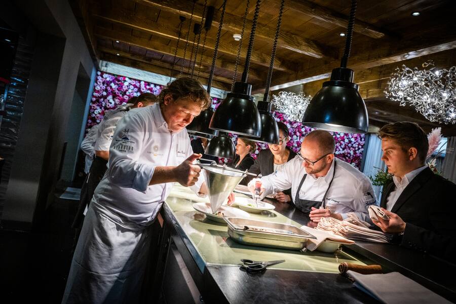 Mattias Roock und Marco Campanella kochen bei Rolf Fliegauf 2022