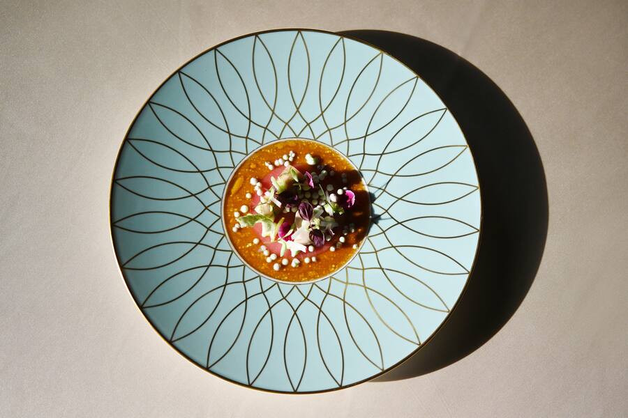 Thunfisch - Balfegó otoro, Zitrusfrüchte, Ponzo, Wasabi. Restaurant "Lorenz Adlon Esszimmer" im Hotel Adlon in Berlin.