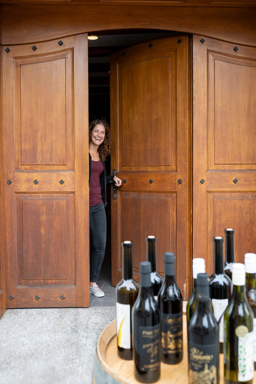 Winzerin Delphine Morel in Chardonne Haupteingang