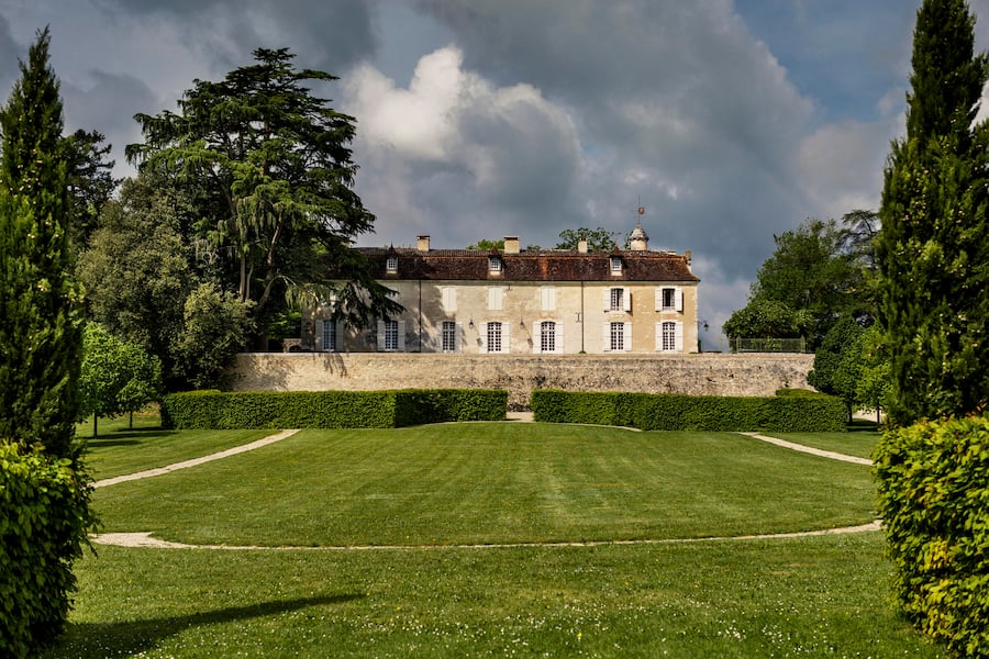 Karl-Friedrich Scheufele und seine Frau Christine, Château Monestier La Tour, Weingut in Frankreich. HO via Chandra Kurt, Byline Fotograf Jacopo Salvi