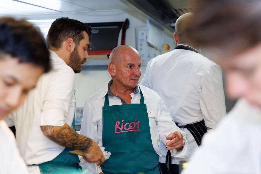 Rico Zandonella in Action. Er kochte auf der «Excellence Princess» das Galamenü.