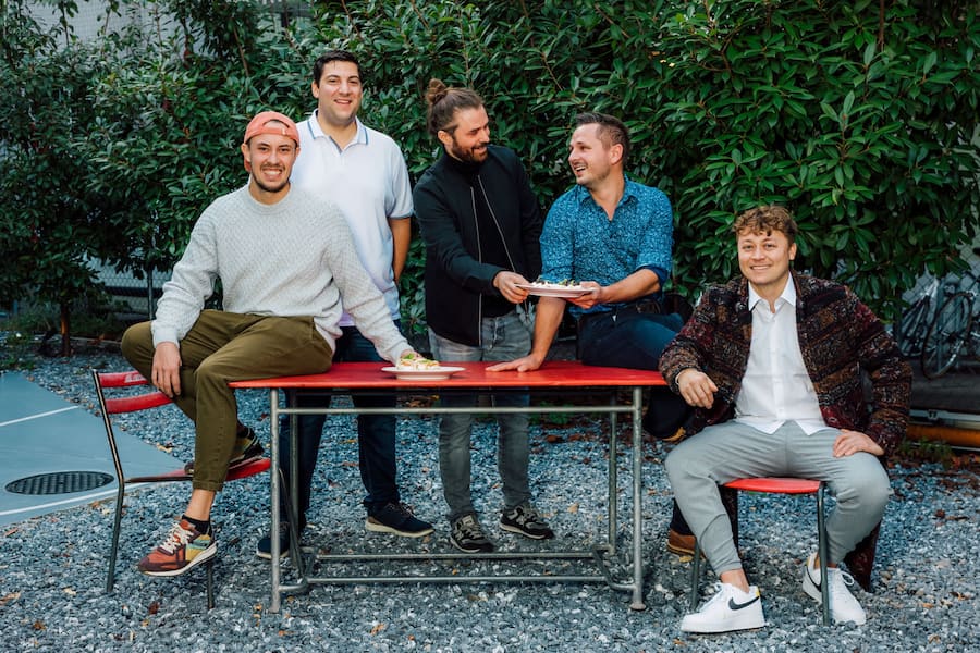 vlnr Niklas Schneider, Michael Schuler, Christian Aeby, Tarik Lange und Joel Ellenberger, 2022