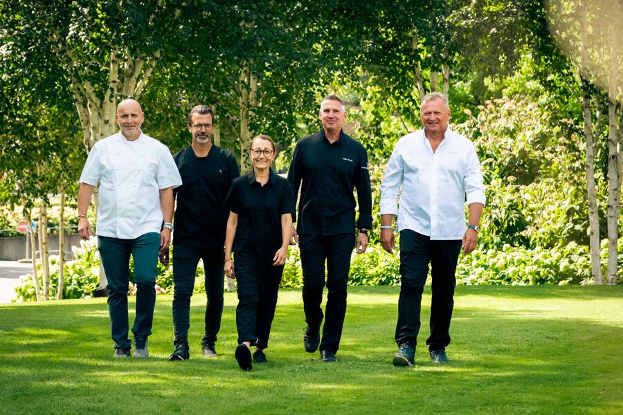 Gault&Millau Garden Party 2022 - Gruppenbild 19 Punkte Chefs - Philippe Chevrier, Tanja Grandits, Andreas Caminada, Heiko Nieder, Peter Knogl