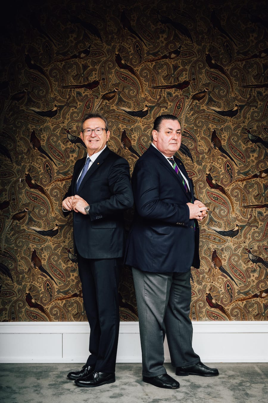 Der Maître d'Hotel Claudio Recchia (l.) und der Sommelier Gabriele Speziale. Lugano 2022